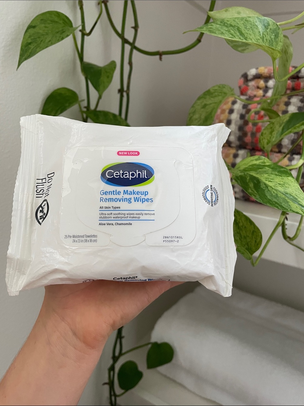 Cetaphil Gentle Makeup Removing Wipes - White Packaging